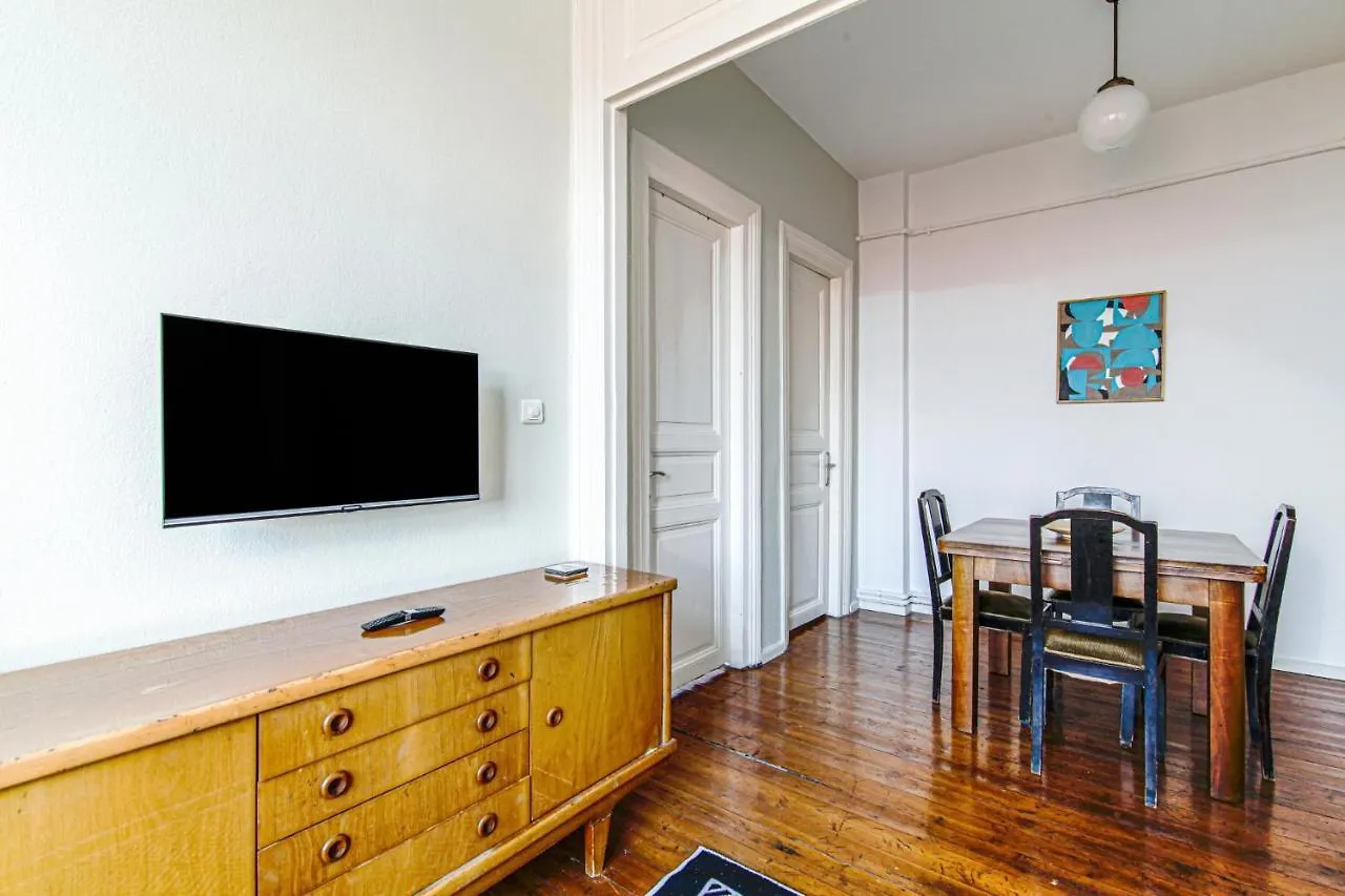 Апартаменты Bright Chic Flat In Beyoglu Стамбул