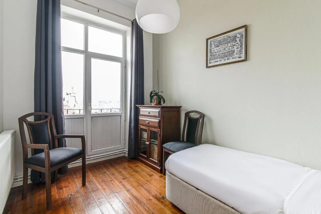 Апартаменты Bright Chic Flat In Beyoglu Стамбул 0*,
